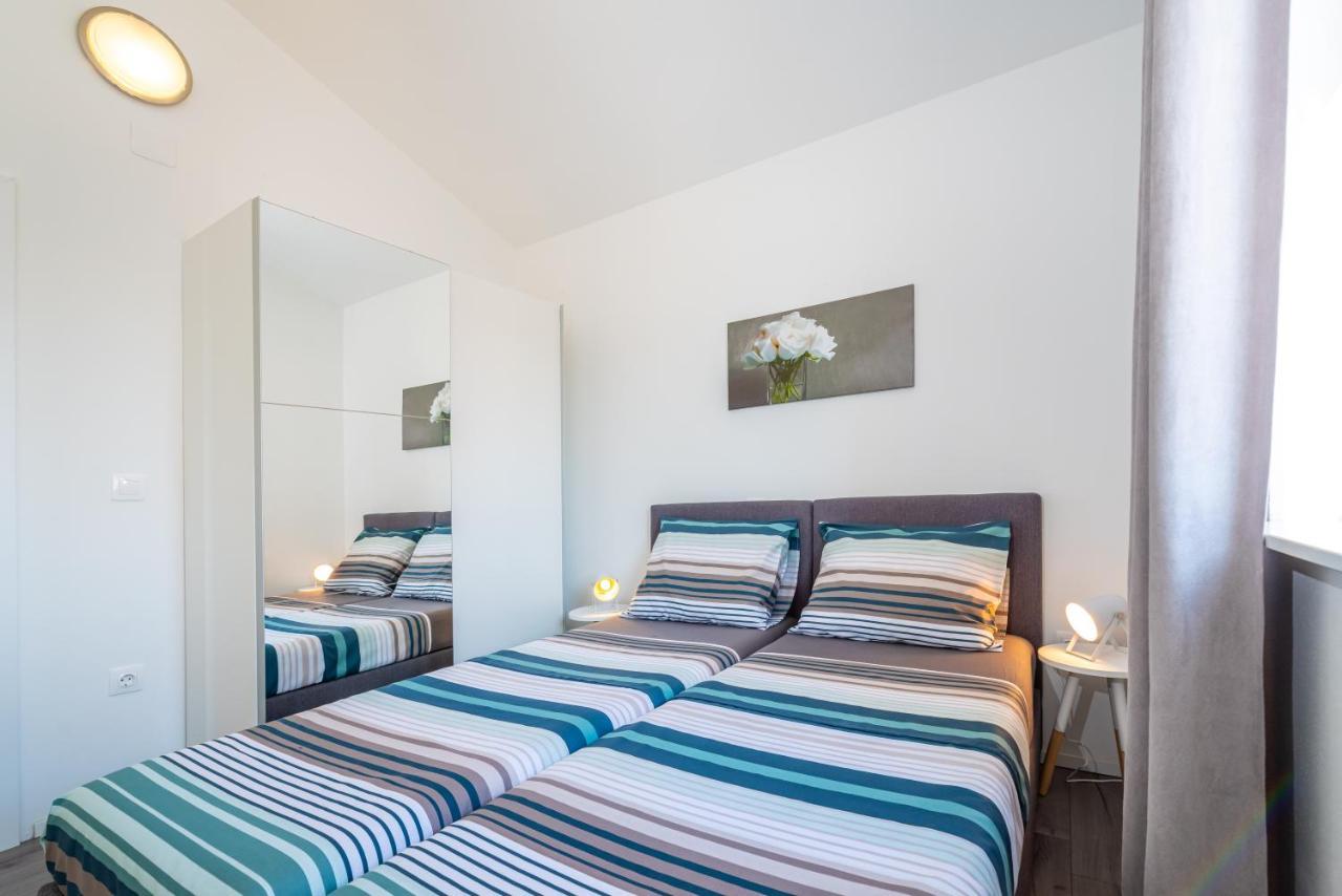 House Of Dalmatia Apartment Pakostane Bagian luar foto