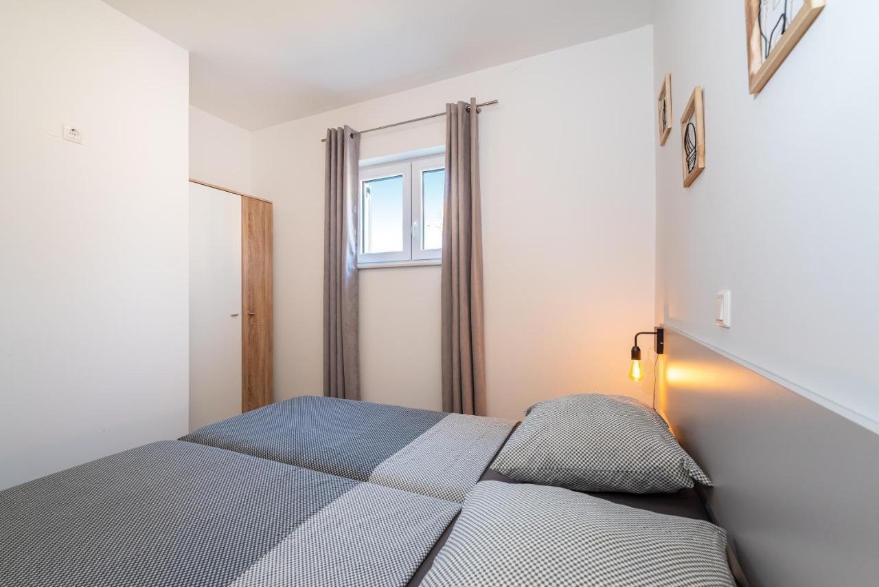 House Of Dalmatia Apartment Pakostane Bagian luar foto