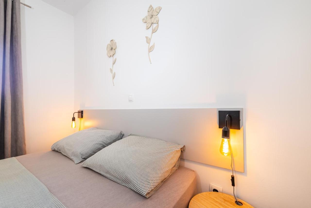 House Of Dalmatia Apartment Pakostane Bagian luar foto