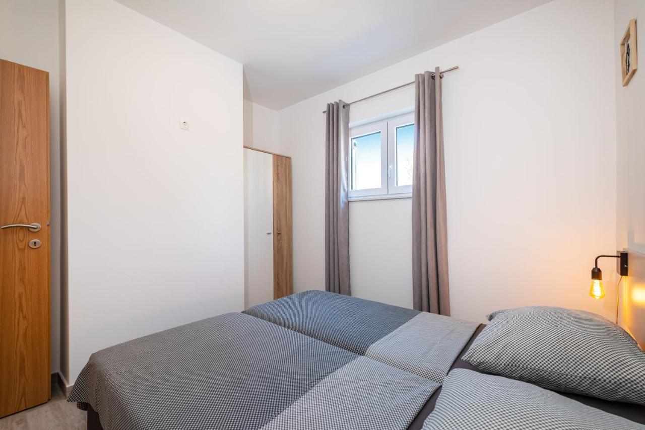 House Of Dalmatia Apartment Pakostane Bagian luar foto