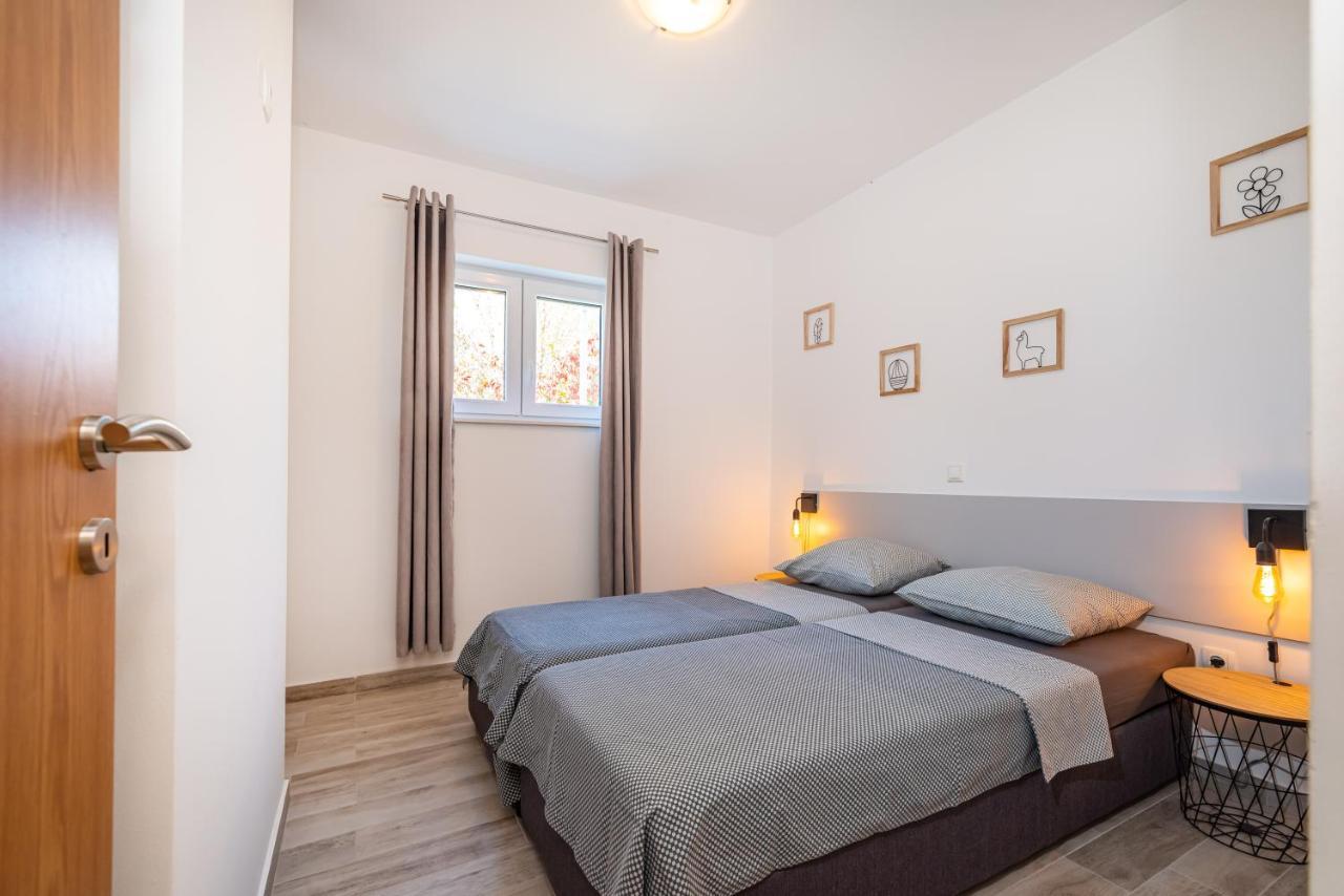 House Of Dalmatia Apartment Pakostane Bagian luar foto