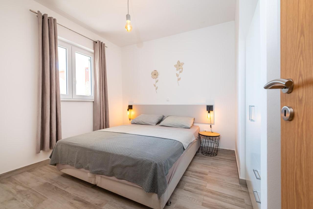 House Of Dalmatia Apartment Pakostane Bagian luar foto